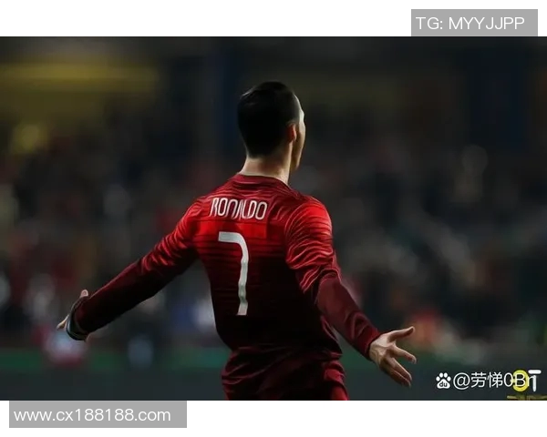 身高155厘米的足球明星如何在绿茵场上创造传奇与辉煌